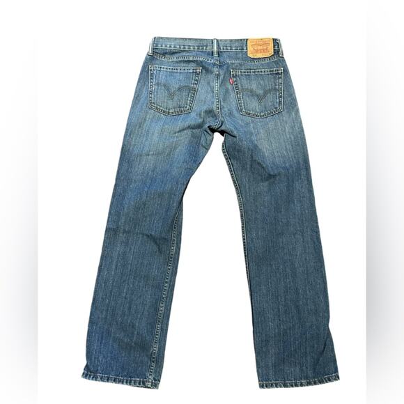 Levi’s 514 Slim Straight Jeans with Distressing in a size 32 x 30 in 100% cotton - Picture 1 of 8